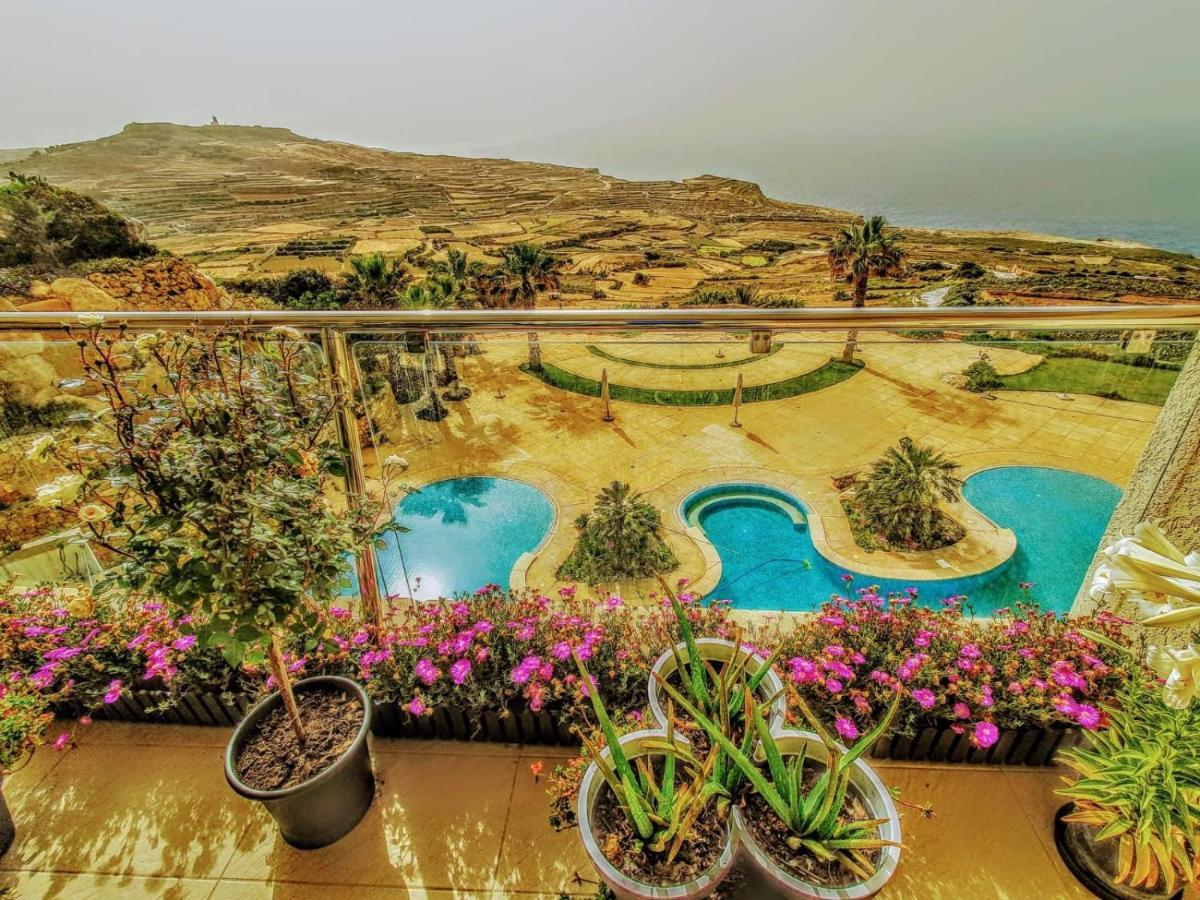 Sunset Holiday Apartment With Communal Pool + Views Ghajn Melel Exterior photo