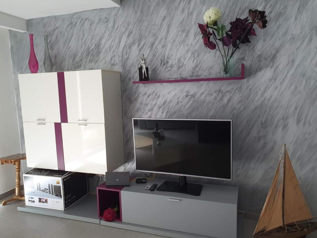 Sunset Holiday Apartment With Communal Pool + Views Ghajn Melel Exterior photo